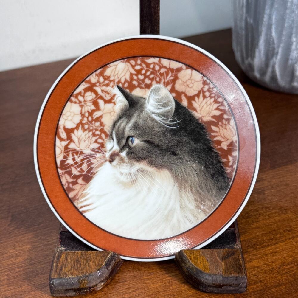 Small Plate Ivory Cats Portrait of Agneatha Grey White Cat Japan 4" 1991